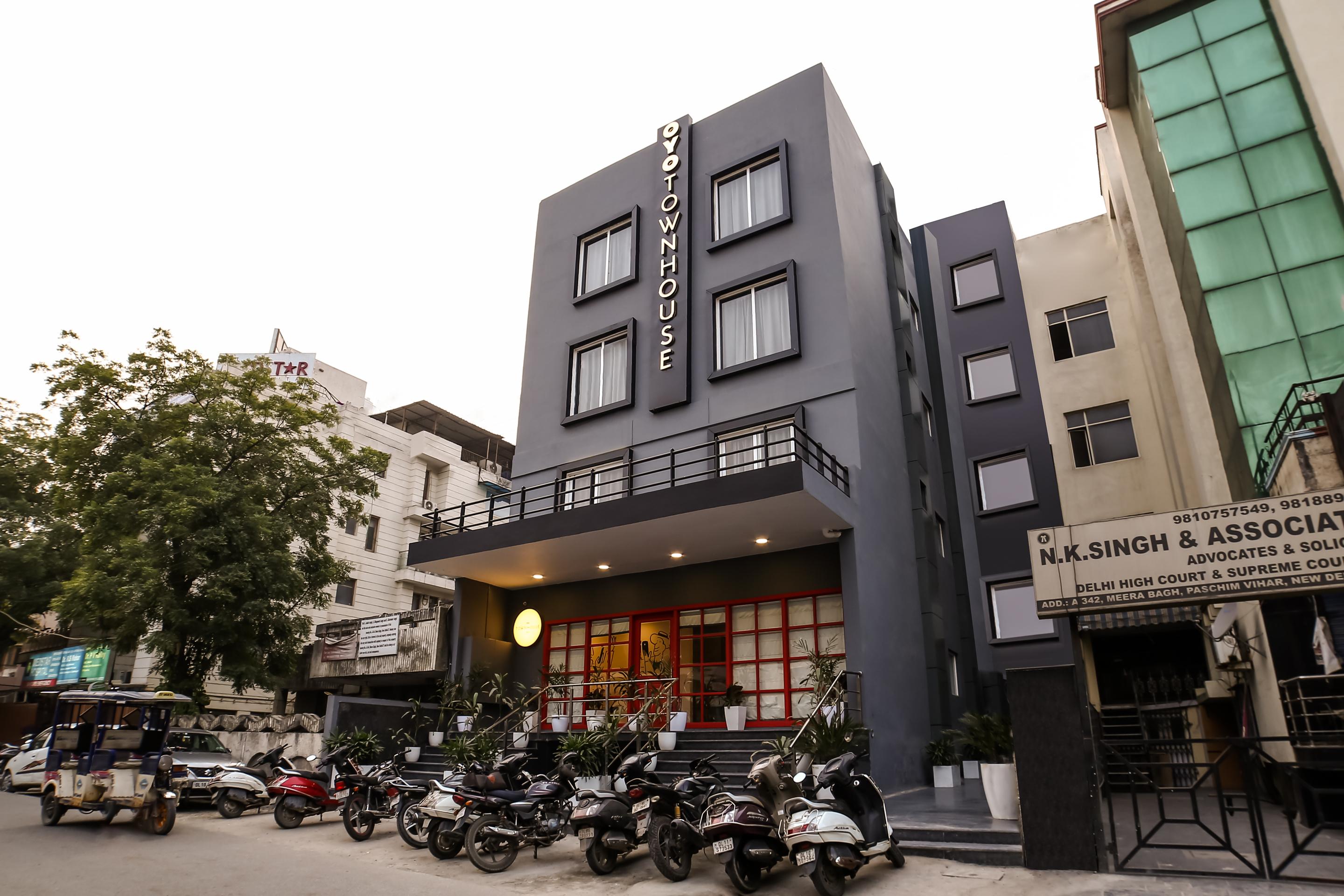Oyo Townhouse 80 Meera Bagh Дели Экстерьер фото