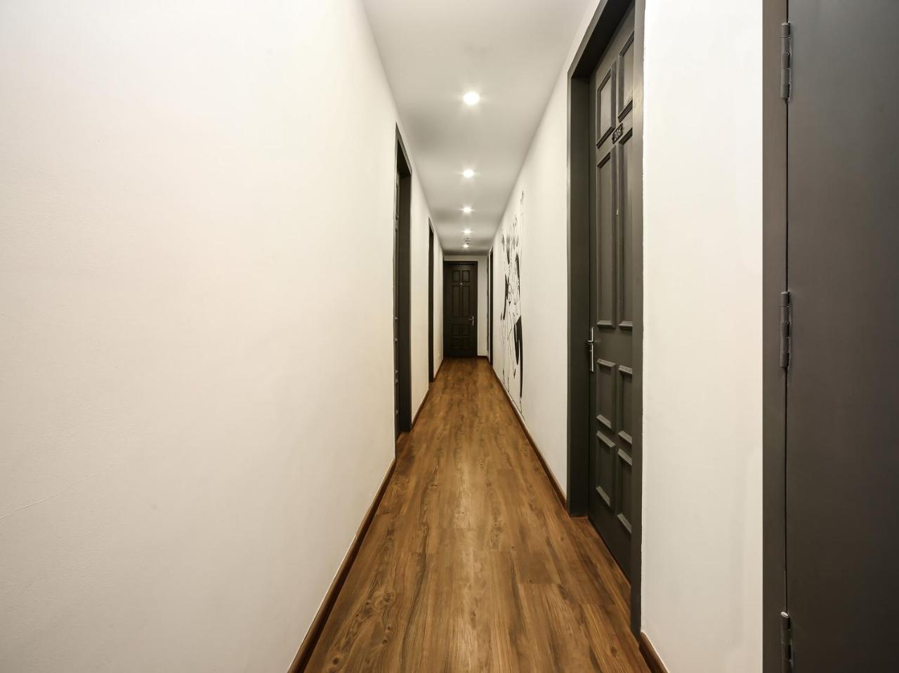 Oyo Townhouse 80 Meera Bagh Дели Экстерьер фото