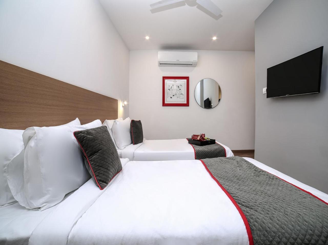 Oyo Townhouse 80 Meera Bagh Дели Экстерьер фото