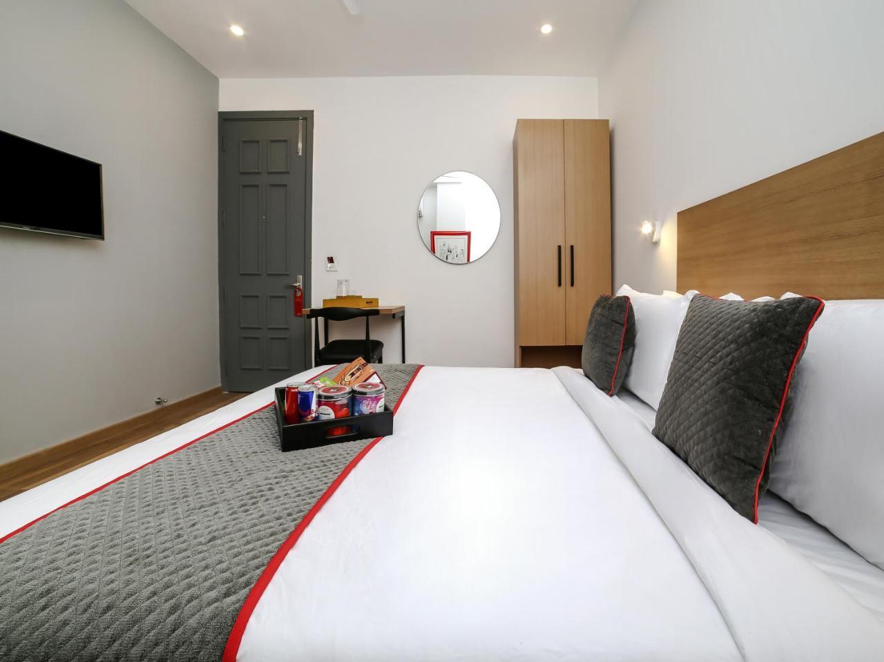 Oyo Townhouse 80 Meera Bagh Дели Экстерьер фото